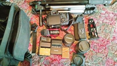 Cámara Canon EOS 6D Mark II DSLR con 4 lentes - Negro